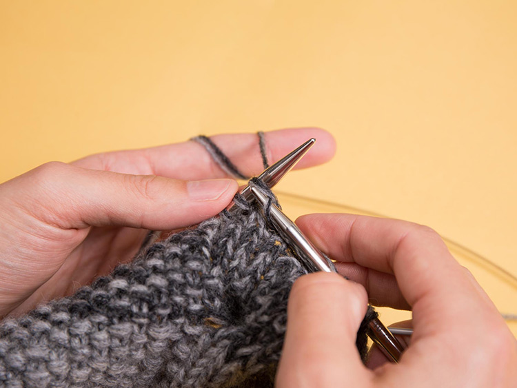 SCHAL MIT FARBVERLAUF UND ZOPFMUSTER Schritt 11